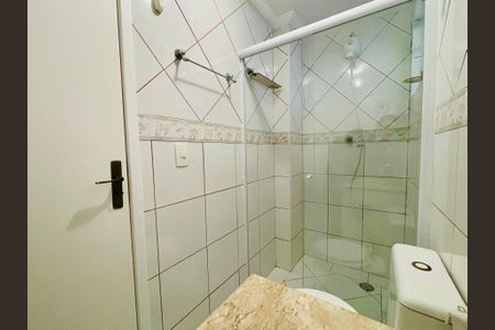 Apartamento à venda com 74m², 2 quartos e 1 vaga Apartamento à venda com 74m², 2 quartos e 1 vagaBanheiro 2