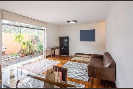 Casa à venda com 3 quartos, 288m² em Vila Madalena, São Paulo