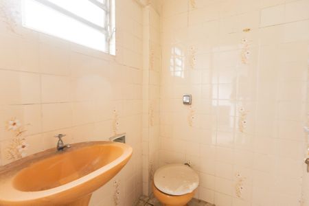 Casa à venda com 105m², 4 quartos e 2 vagas Casa à venda com 105m², 4 quartos e 2 vagasBanheiro de serviço