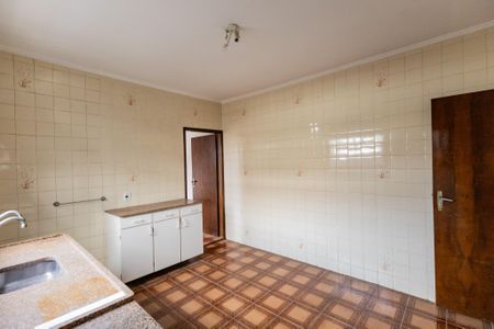 Casa à venda com 105m², 4 quartos e 2 vagas Casa à venda com 105m², 4 quartos e 2 vagasCozinha
