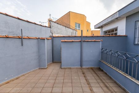 Casa à venda com 105m², 4 quartos e 2 vagas Casa à venda com 105m², 4 quartos e 2 vagasTerraço