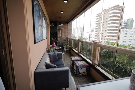 Apartamento à venda com 440m², 5 quartos e 4 vagas Apartamento à venda com 440m², 5 quartos e 4 vagasSacada