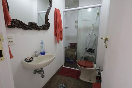 Apartamento à venda com 440m², 5 quartos e 4 vagas Apartamento à venda com 440m², 5 quartos e 4 vagasBanheiro Área de Serviço