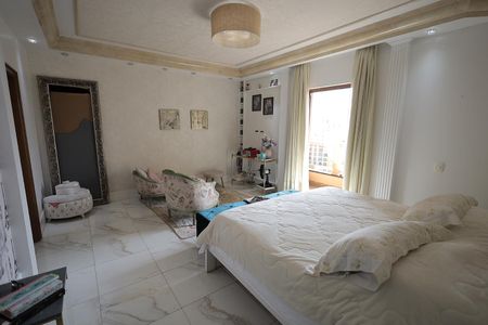 Apartamento à venda com 440m², 5 quartos e 4 vagas Apartamento à venda com 440m², 5 quartos e 4 vagasSuíte 2