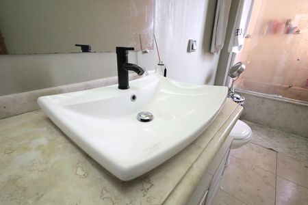 Apartamento à venda com 440m², 5 quartos e 4 vagas Apartamento à venda com 440m², 5 quartos e 4 vagasBanheiro Suíte 4