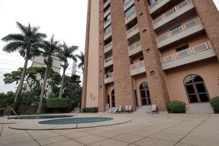 Apartamento à venda com 440m², 5 quartos e 4 vagas Apartamento à venda com 440m², 5 quartos e 4 vagasÁrea comum - Piscina