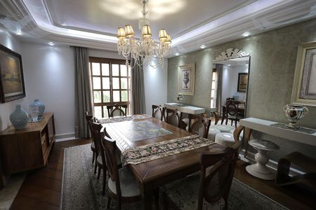 Apartamento à venda com 440m², 5 quartos e 4 vagas Apartamento à venda com 440m², 5 quartos e 4 vagasSala de Jantar