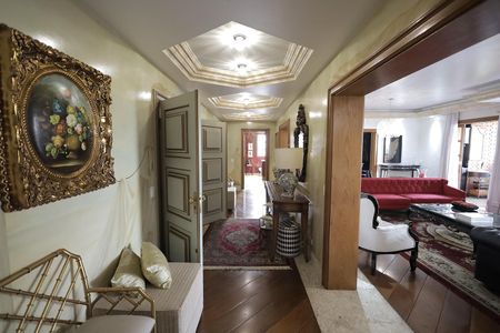 Apartamento à venda com 440m², 5 quartos e 4 vagas Apartamento à venda com 440m², 5 quartos e 4 vagasSaleta