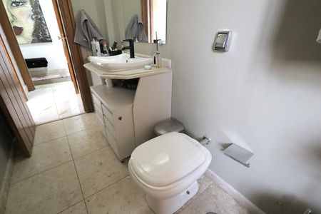 Apartamento à venda com 440m², 5 quartos e 4 vagas Apartamento à venda com 440m², 5 quartos e 4 vagasBanheiro Suíte 4