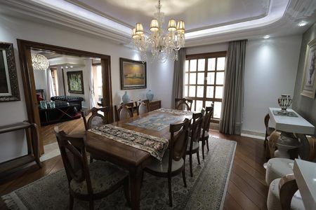 Apartamento à venda com 440m², 5 quartos e 4 vagas Apartamento à venda com 440m², 5 quartos e 4 vagasSala de Jantar