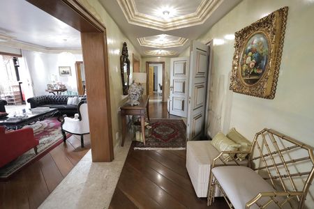 Apartamento à venda com 440m², 5 quartos e 4 vagas Apartamento à venda com 440m², 5 quartos e 4 vagasSaleta