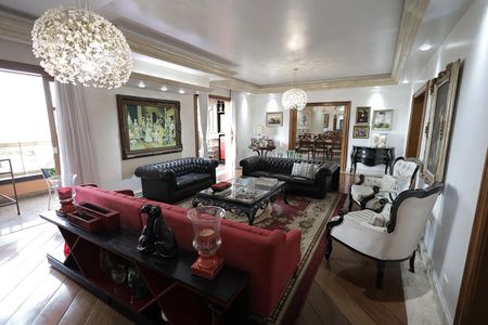 Apartamento à venda com 440m², 5 quartos e 4 vagas Apartamento à venda com 440m², 5 quartos e 4 vagasSala
