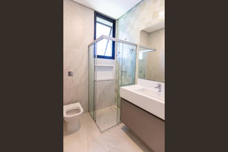 Casa à venda com 450m², 4 quartos e 6 vagas Casa à venda com 450m², 4 quartos e 6 vagasBanheiro da Suíte 3