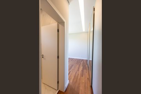 Casa à venda com 450m², 4 quartos e 6 vagas Casa à venda com 450m², 4 quartos e 6 vagasSuíte 2