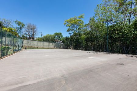 Casa à venda com 450m², 4 quartos e 6 vagas Casa à venda com 450m², 4 quartos e 6 vagasÁrea comum - Quadra