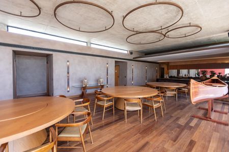 Casa à venda com 450m², 4 quartos e 6 vagas Casa à venda com 450m², 4 quartos e 6 vagasÁrea comum - Salão de festas