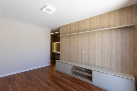 Casa à venda com 450m², 4 quartos e 6 vagas Casa à venda com 450m², 4 quartos e 6 vagasSuíte Master