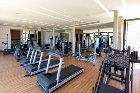 Casa à venda com 450m², 4 quartos e 6 vagas Casa à venda com 450m², 4 quartos e 6 vagasÁrea comum - Academia