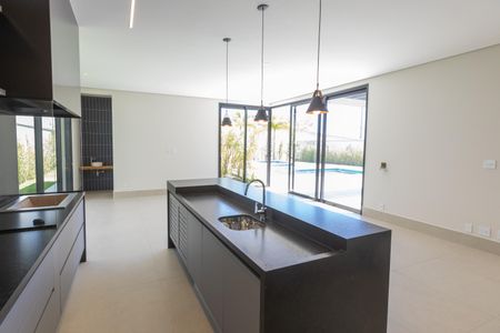 Casa à venda com 450m², 4 quartos e 6 vagas Casa à venda com 450m², 4 quartos e 6 vagasChurrasqueira