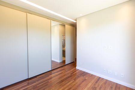Casa à venda com 450m², 4 quartos e 6 vagas Casa à venda com 450m², 4 quartos e 6 vagasSuíte 2