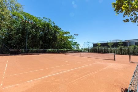 Casa à venda com 450m², 4 quartos e 6 vagas Casa à venda com 450m², 4 quartos e 6 vagasÁrea comum - Quadra de Tenis
