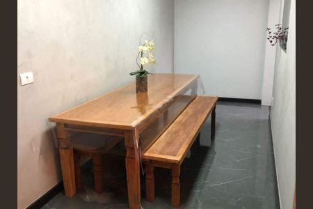 Casa à venda com 162m², 3 quartos e 2 vagas