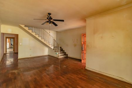 Casa à venda com 100m², 3 quartos e 2 vagasSala