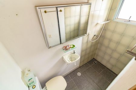 Casa à venda com 100m², 3 quartos e 2 vagasBanheiro de Serviço