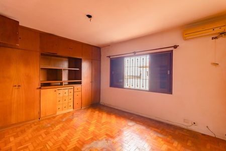 Casa à venda com 100m², 3 quartos e 2 vagasSuíte