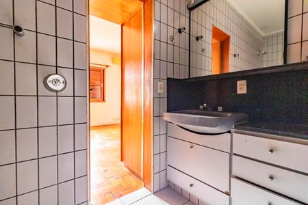 Casa à venda com 100m², 3 quartos e 2 vagasBanheiro da Suíte