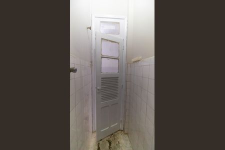 Apartamento para alugar com 130m², 2 quartos e sem vaga Apartamento para alugar com 130m², 2 quartos e sem vagaBanheiro de Serviço