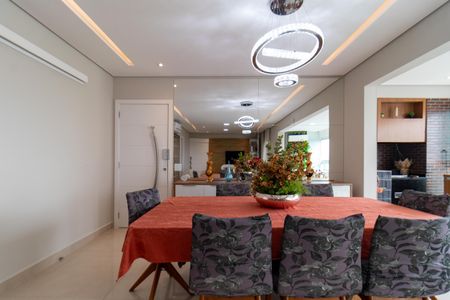 Apartamento à venda com 129m², 3 quartos e 2 vagas Apartamento à venda com 129m², 3 quartos e 2 vagasSala