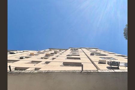Apartamento à venda com 46m², 1 quarto e sem vaga Apartamento à venda com 46m², 1 quarto e sem vagaFachada