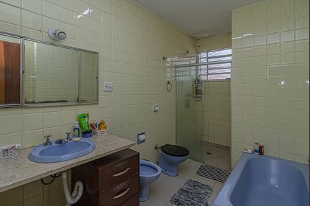 Casa à venda com 300m², 3 quartos e 7 vagasbanheiro na suíte_1