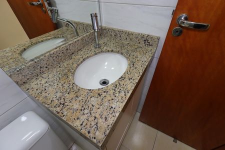 Apartamento à venda com 49m², 2 quartos e 1 vagaBanheiro Social - Pia