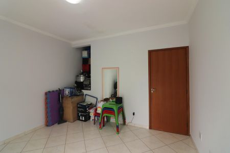 Casa à venda com 222m², 4 quartos e 6 vagasQuarto 2