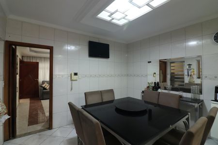 Casa à venda com 222m², 4 quartos e 6 vagasCopa e Cozinha 