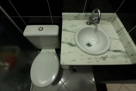 Casa à venda com 222m², 4 quartos e 6 vagasQuarto 3 - Suíte Banheiro