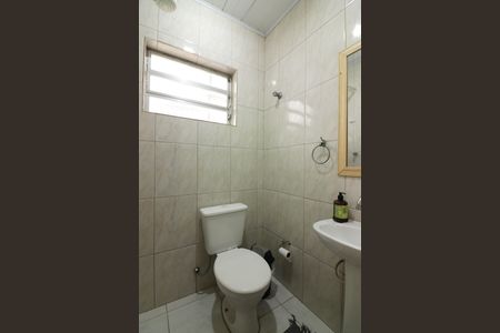 Casa à venda com 222m², 4 quartos e 6 vagasBanheiro de Serviço