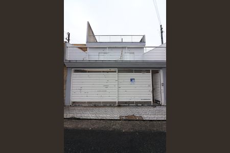 Casa à venda com 222m², 4 quartos e 6 vagasFachada 