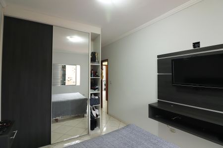 Casa à venda com 222m², 4 quartos e 6 vagasQuarto 4 - Suíte