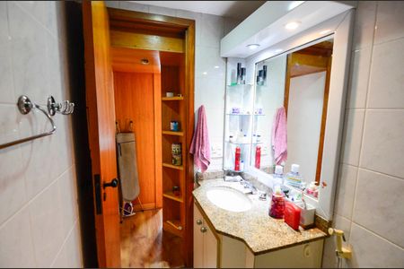 Apartamento à venda com 98m², 3 quartos e 1 vagaBanheiro da Suíte