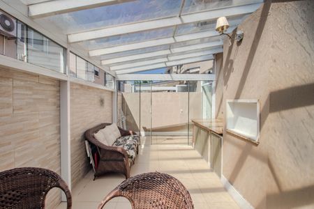 Casa de condomínio à venda com 150m², 3 quartos e 2 vagas Casa de condomínio à venda com 150m², 3 quartos e 2 vagasVaranda