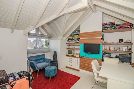 Casa de condomínio à venda com 150m², 3 quartos e 2 vagas Casa de condomínio à venda com 150m², 3 quartos e 2 vagasSótão