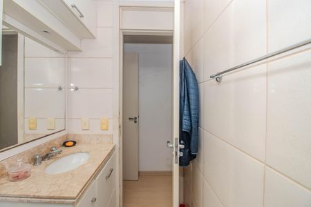 Casa de condomínio à venda com 150m², 3 quartos e 2 vagas Casa de condomínio à venda com 150m², 3 quartos e 2 vagasBanheiro da Suíte