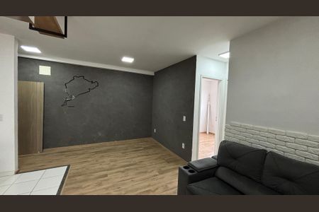Sala de apartamento para alugar com 2 quartos, 42m² em Santa Maria, Santo André