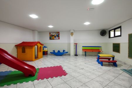 Apartamento para alugar com 110m², 3 quartos e 2 vagas Apartamento para alugar com 110m², 3 quartos e 2 vagasÁrea comum - Playground