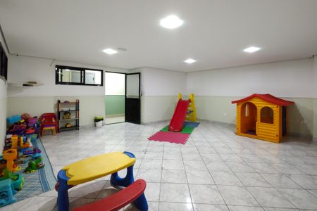 Apartamento para alugar com 110m², 3 quartos e 2 vagas Apartamento para alugar com 110m², 3 quartos e 2 vagasÁrea comum - Playground