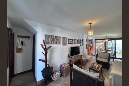 Casa de condomínio à venda com 160m², 3 quartos e 1 vaga Casa de condomínio à venda com 160m², 3 quartos e 1 vagaSala