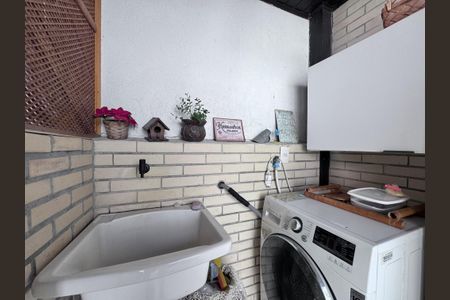 Casa de condomínio à venda com 160m², 3 quartos e 1 vaga Casa de condomínio à venda com 160m², 3 quartos e 1 vagaÁrea de Serviço